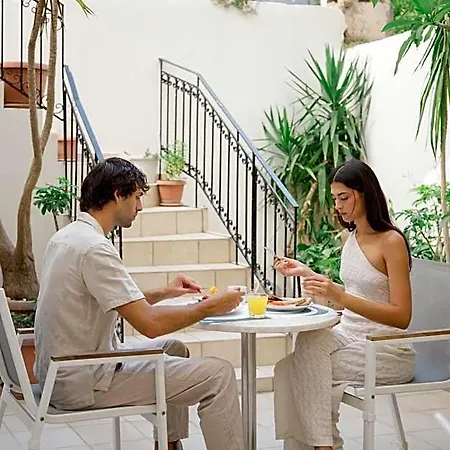 Chrispy Living Ex Nefeli Hotel 2*